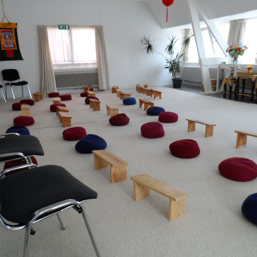 grote zaal huren vipassana